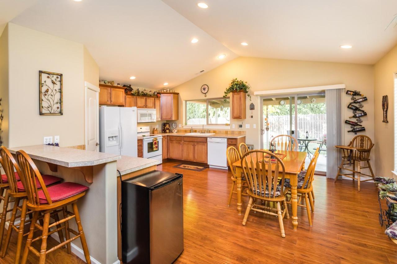 Charming Wine Country Retreat! 4 Bedroom 2 Bath Walla Walla Extérieur photo